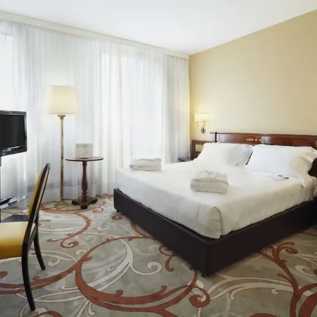 Scandinavia Hotell 4*